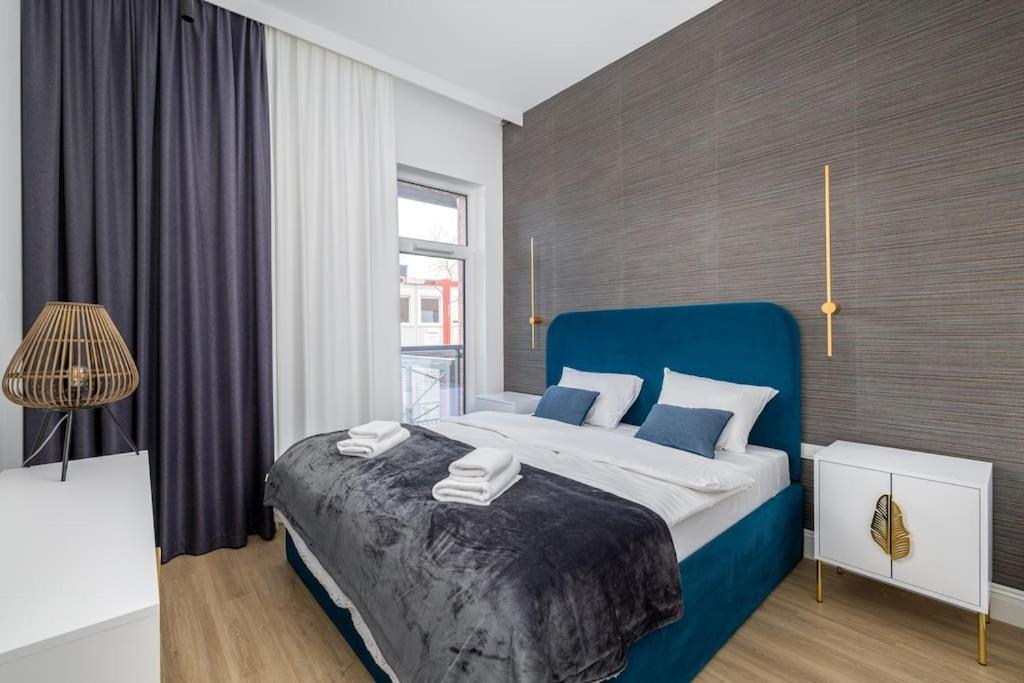 1-bedroom Luxury Near Metro Apartment