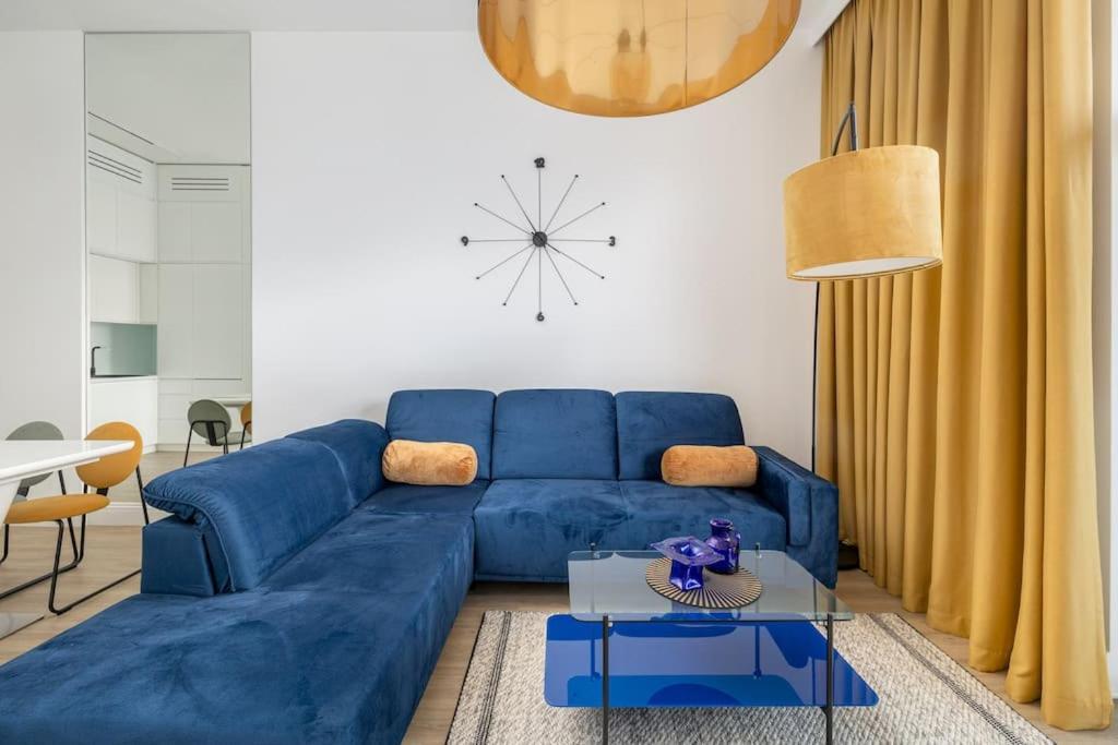 Apartment 1-bedroom Luxury Near Metro Warsaw