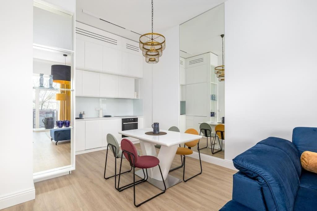 1-bedroom Luxury Near Metro * Warsaw