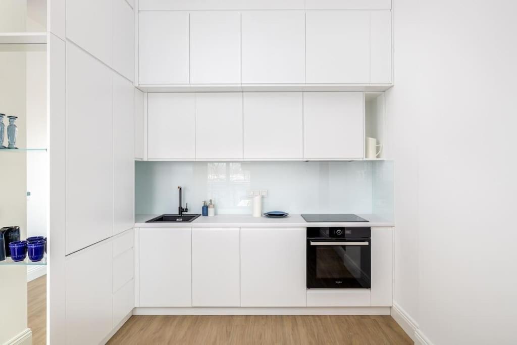 1-bedroom Luxury Near Metro
